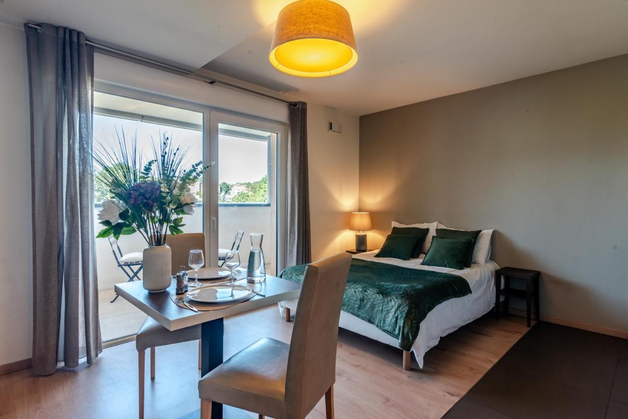 Ovelia Seynod - Les Balcons D'Annecy Apartment ภายนอก รูปภาพ